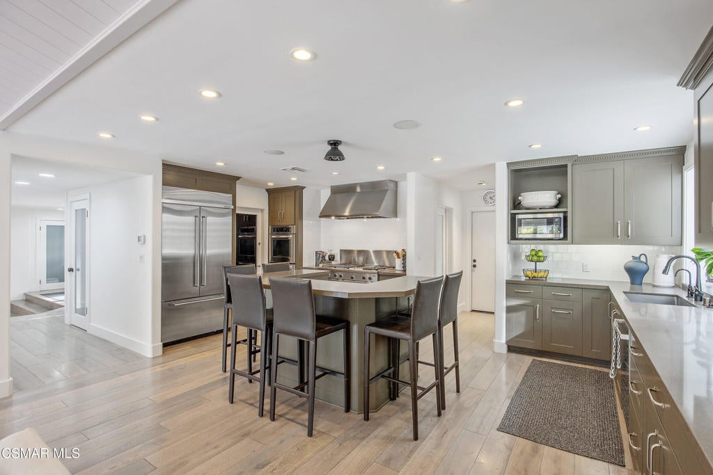 Malibu, California, 90265, United States, 4 Bedrooms Bedrooms, ,5 BathroomsBathrooms,Residential,Active,1892428