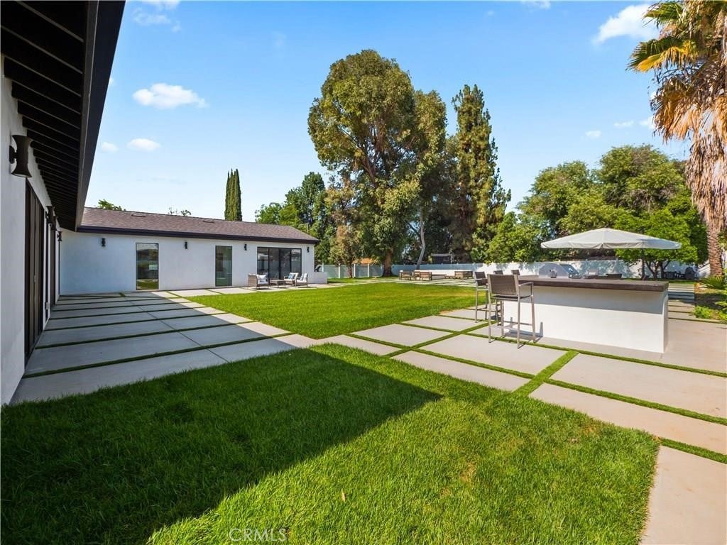 Woodland Hills, California, 91367, United States, 5 Bedrooms Bedrooms, ,5 BathroomsBathrooms,Residential,Pending,1843402