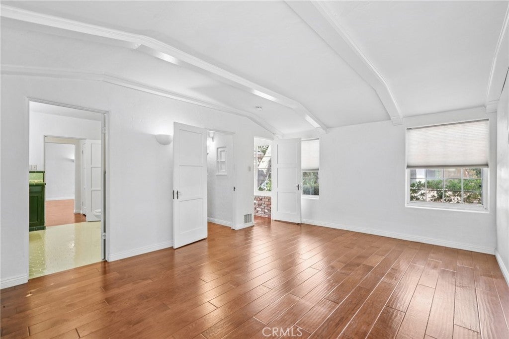 North Hollywood, California, 91602, United States, 3 Bedrooms Bedrooms, ,2 BathroomsBathrooms,Residential,Active,1914796