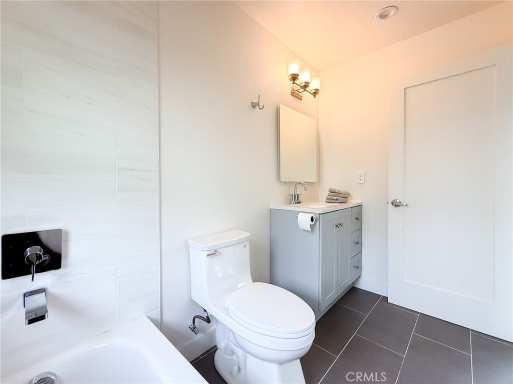 Pasadena, California, 91107, United States, 7 Bedrooms Bedrooms, ,8 BathroomsBathrooms,Residential,Active,1944066