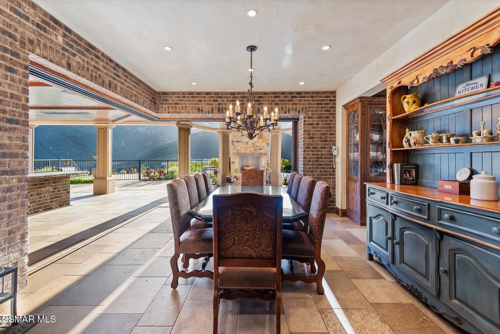 Thousand Oaks, California, 91361, United States, 7 Bedrooms Bedrooms, ,13 BathroomsBathrooms,Residential,Active,1748234