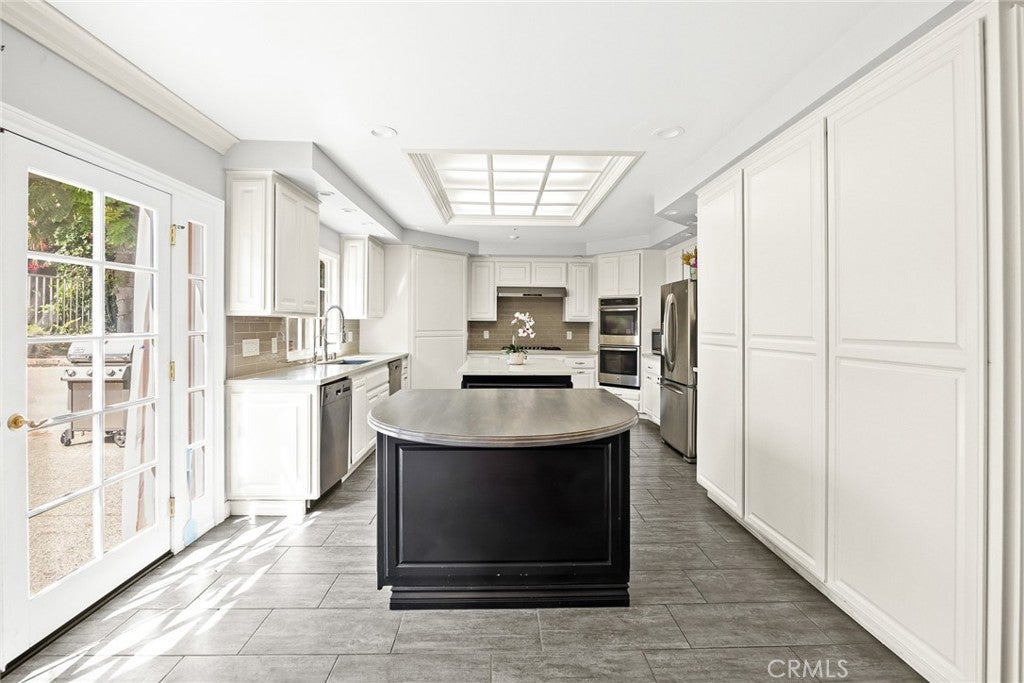 Arcadia, California, 91006, United States, 6 Bedrooms Bedrooms, ,6 BathroomsBathrooms,Residential,Active,1986863