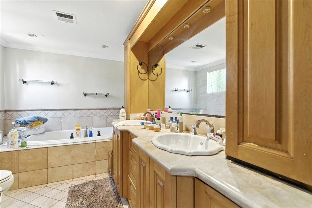 La Habra, California, 90631, United States, 6 Bedrooms Bedrooms, ,4 BathroomsBathrooms,Residential,Active,1929656