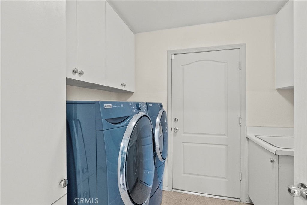 Canoga Park, California, 91304, United States, 5 Bedrooms Bedrooms, ,5 BathroomsBathrooms,Residential,Active,2006939