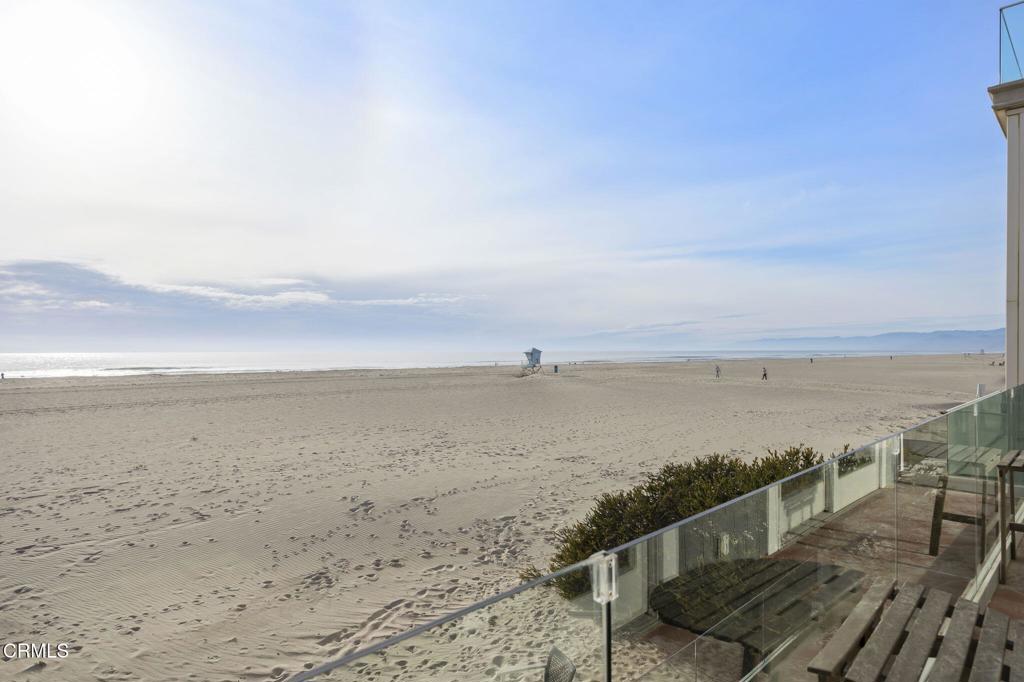 Oxnard, California, 93035, United States, 3 Bedrooms Bedrooms, ,4 BathroomsBathrooms,Residential,Active,1905342