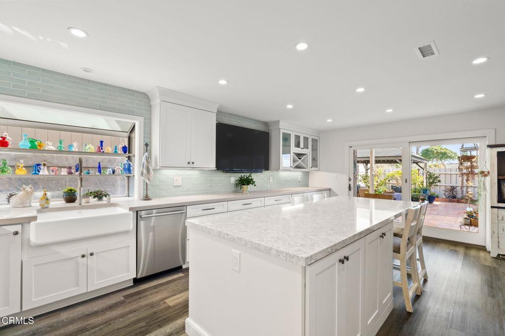 Oxnard, California, 93035, United States, 3 Bedrooms Bedrooms, ,4 BathroomsBathrooms,Residential,Active,1972169