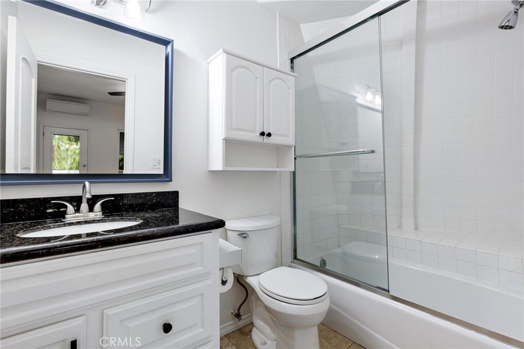 Chatsworth, California, 91311, United States, 4 Bedrooms Bedrooms, ,4 BathroomsBathrooms,Residential,Active,2011421