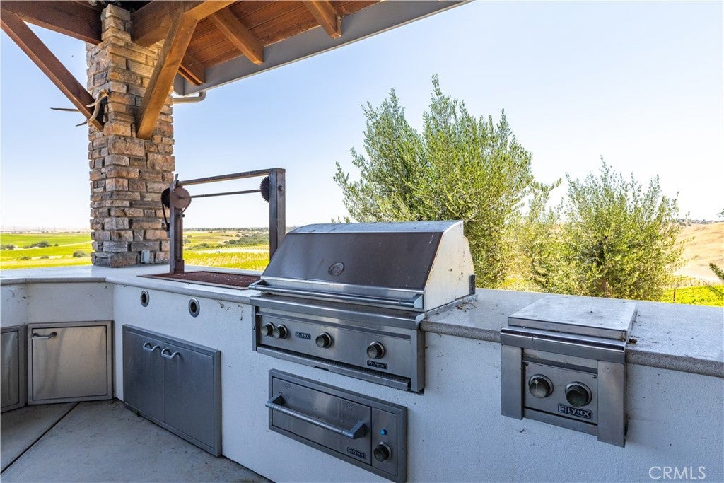 Paso Robles, California, 93446, United States, 7 Bedrooms Bedrooms, ,6 BathroomsBathrooms,Residential,Active,1919055