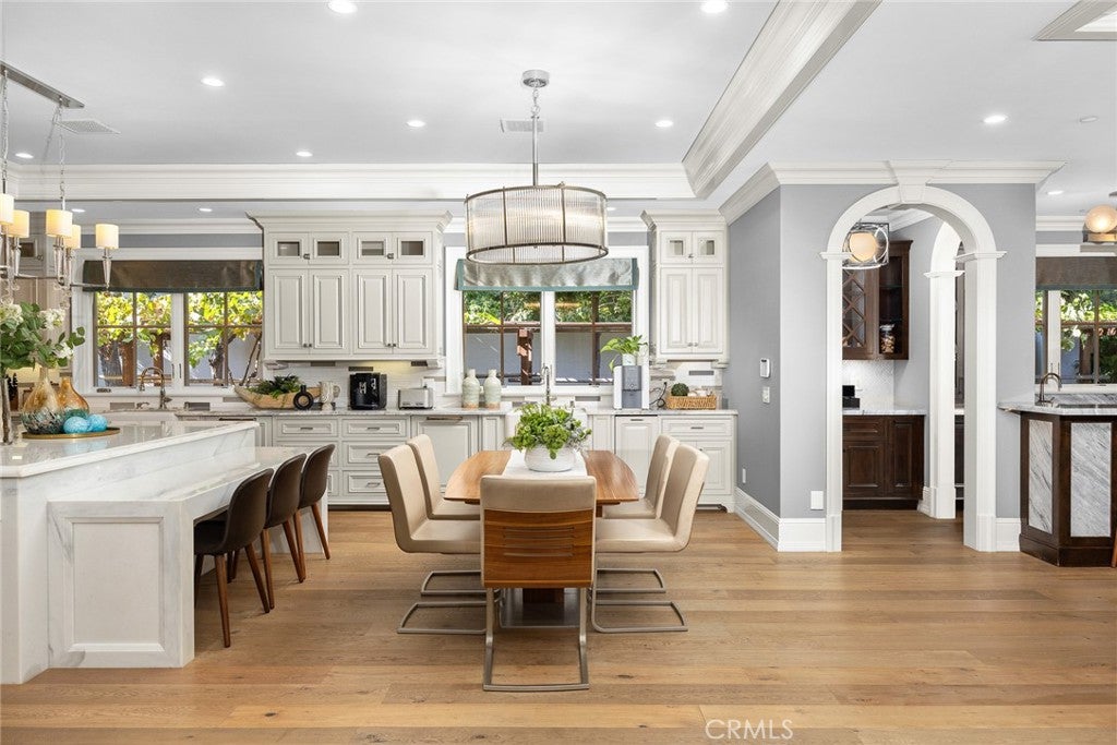 Arcadia, California, 91006, United States, 6 Bedrooms Bedrooms, ,8 BathroomsBathrooms,Residential,Active,1933891
