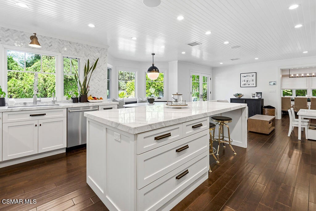 Westlake Village, California, 91362, United States, 6 Bedrooms Bedrooms, ,6 BathroomsBathrooms,Residential,Active,2031759