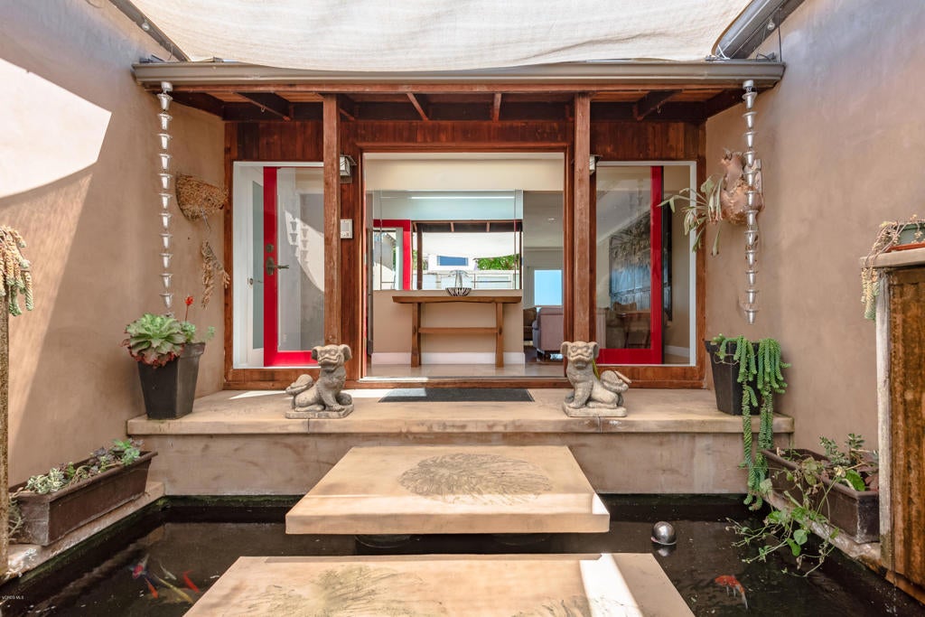 Ventura, California, 93001, United States, 3 Bedrooms Bedrooms, ,2 BathroomsBathrooms,Residential,Active,1944036
