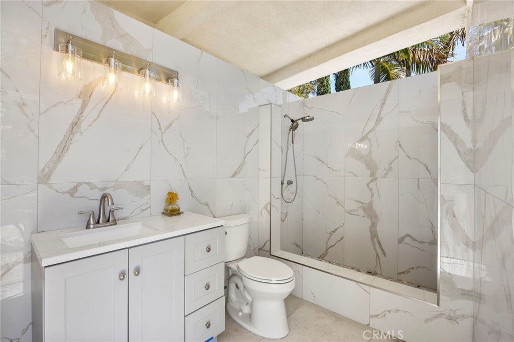 Rowland Heights, California, 91748, United States, 5 Bedrooms Bedrooms, ,6 BathroomsBathrooms,Residential,Pending,1986868