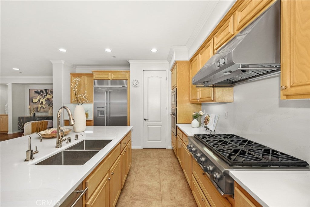 Monterey Park, California, 91754, United States, 5 Bedrooms Bedrooms, ,5 BathroomsBathrooms,Residential,Active,1988440