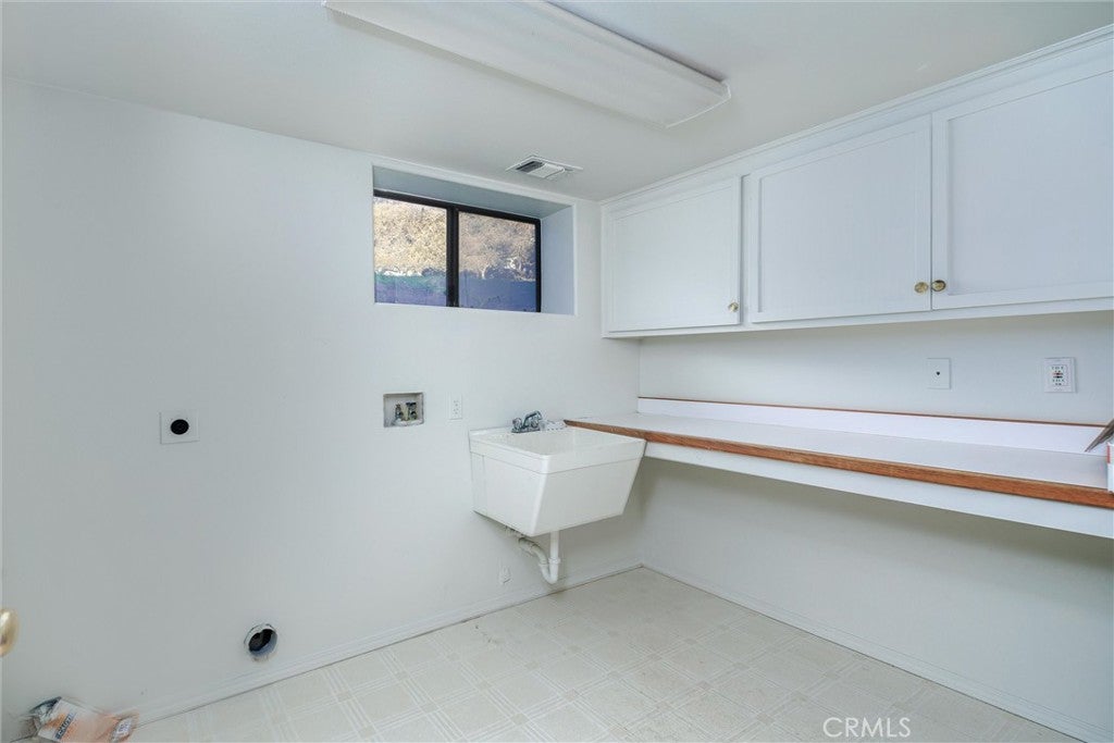 Paso Robles, California, 93446, United States, 4 Bedrooms Bedrooms, ,3 BathroomsBathrooms,Residential,Active,2006900