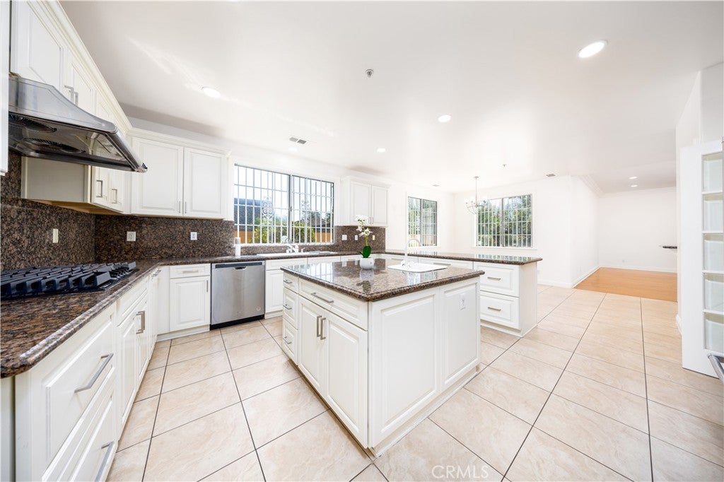 Arcadia, California, 91006, United States, 5 Bedrooms Bedrooms, ,5 BathroomsBathrooms,Residential,Active,1992263