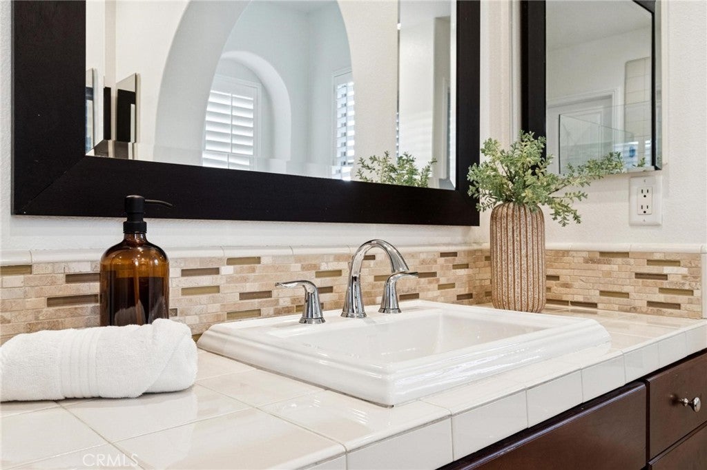 Canyon Country, California, 91387, United States, 3 Bedrooms Bedrooms, ,4 BathroomsBathrooms,Residential,Active,2015235