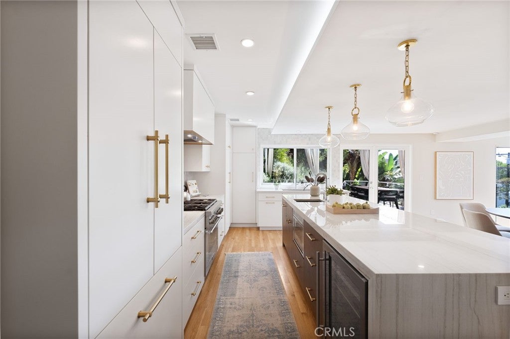 West Hollywood, California, 90069, United States, 3 Bedrooms Bedrooms, ,4 BathroomsBathrooms,Residential,Active,1922666