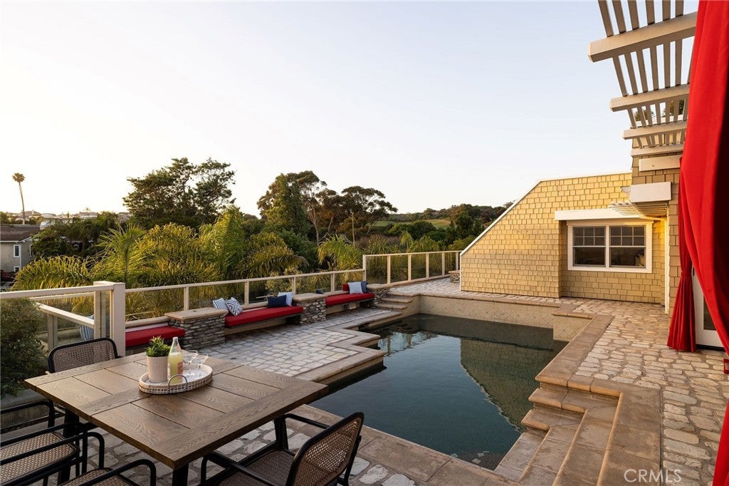 Corona Del Mar, California, 92625, United States, 4 Bedrooms Bedrooms, ,3 BathroomsBathrooms,Residential,Active,1871240