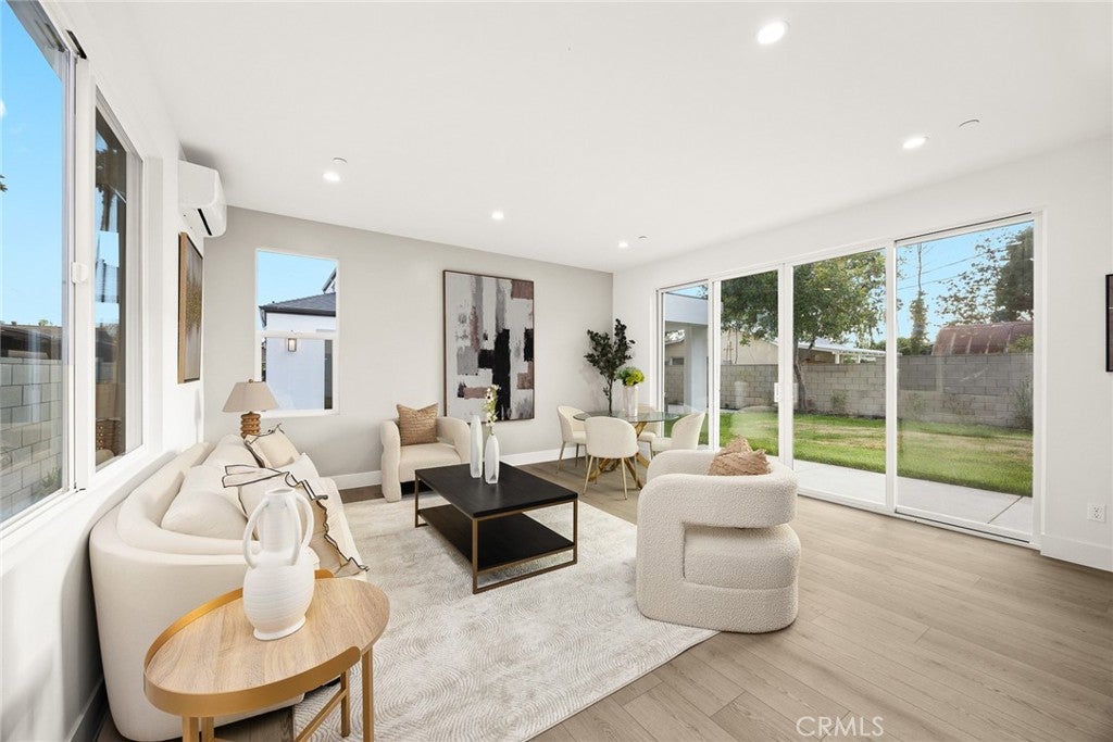 Pasadena, California, 91107, United States, 5 Bedrooms Bedrooms, ,6 BathroomsBathrooms,Residential,Active,2016401