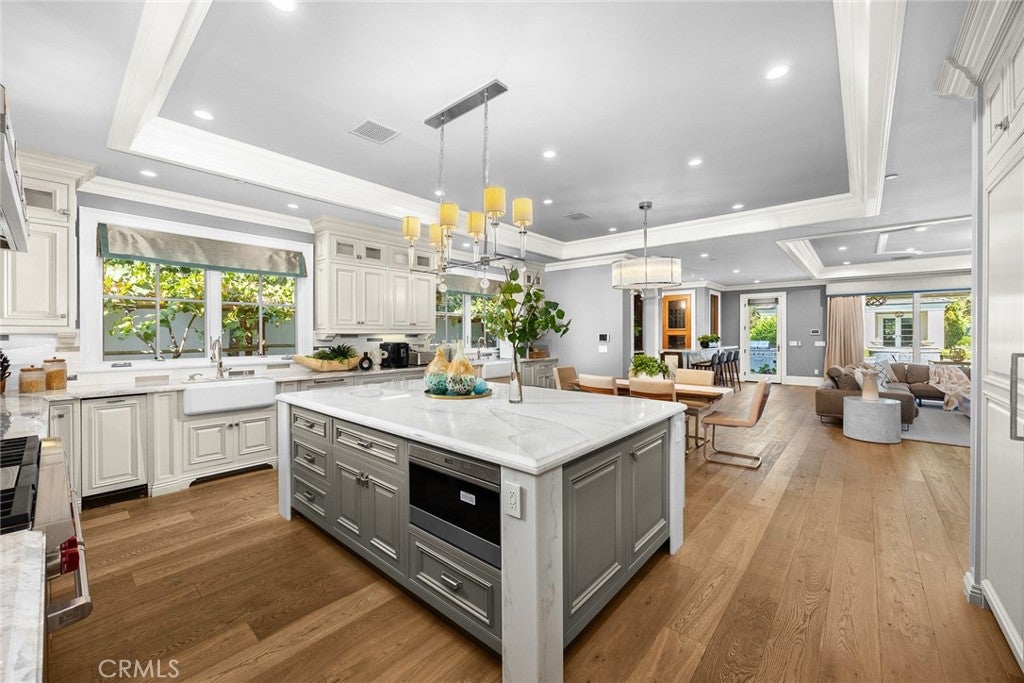 Arcadia, California, 91006, United States, 6 Bedrooms Bedrooms, ,8 BathroomsBathrooms,Residential,Active,1933891