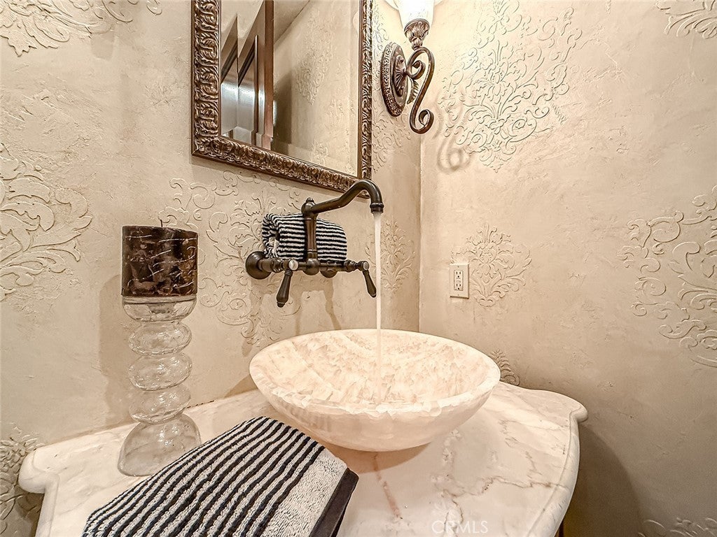 Westlake Village, California, 91361, United States, 3 Bedrooms Bedrooms, ,4 BathroomsBathrooms,Residential,Active,1985851