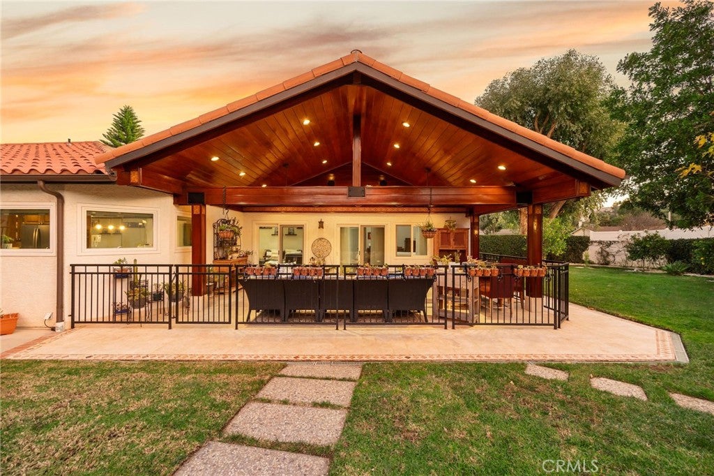 Chatsworth, California, 91311, United States, 4 Bedrooms Bedrooms, ,3 BathroomsBathrooms,Residential,Active,2006764