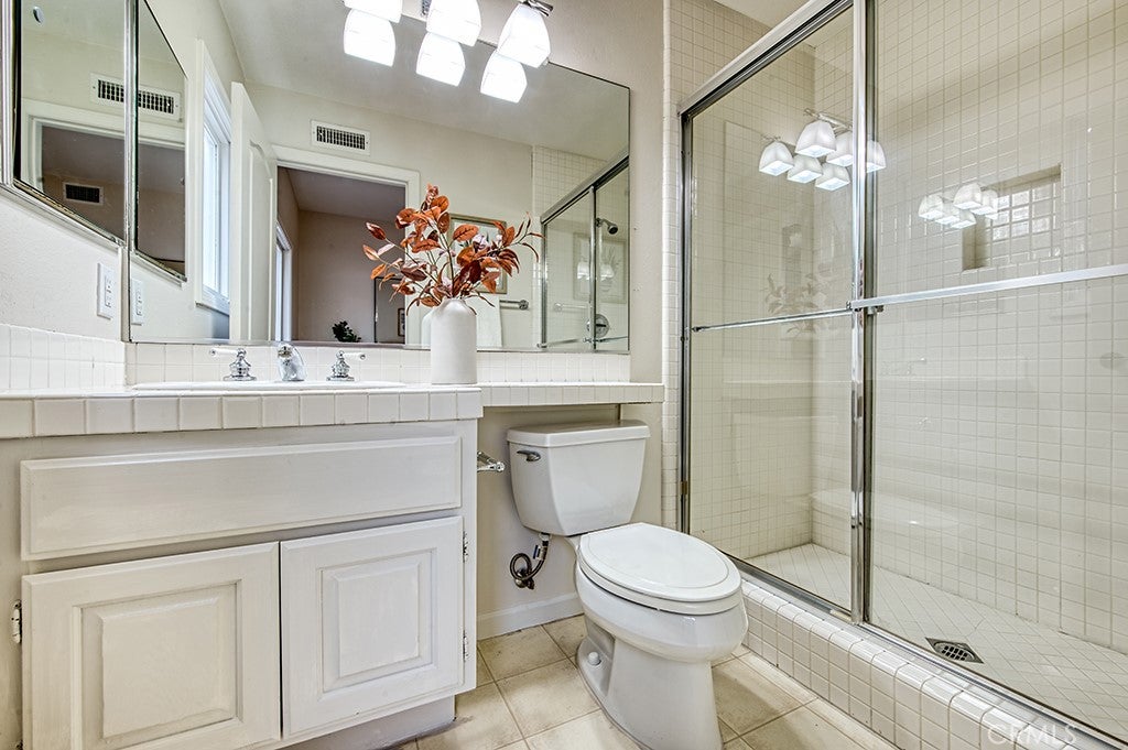 Trabuco Canyon, California, 92679, United States, 5 Bedrooms Bedrooms, ,5 BathroomsBathrooms,Residential,Active,1964270