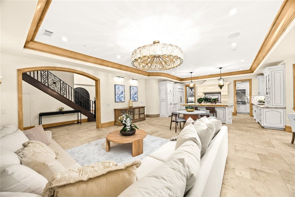 Arcadia, California, 91007, United States, 4 Bedrooms Bedrooms, ,5 BathroomsBathrooms,Residential,Active,1968391