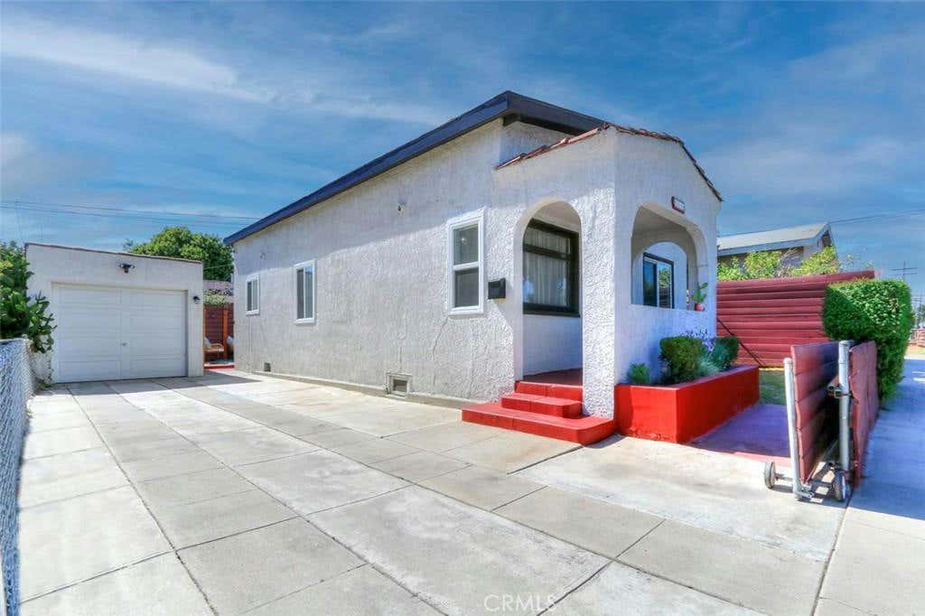 2249 BALTIC AVE, LONG BEACH, CA 90810, photo 1 of 11