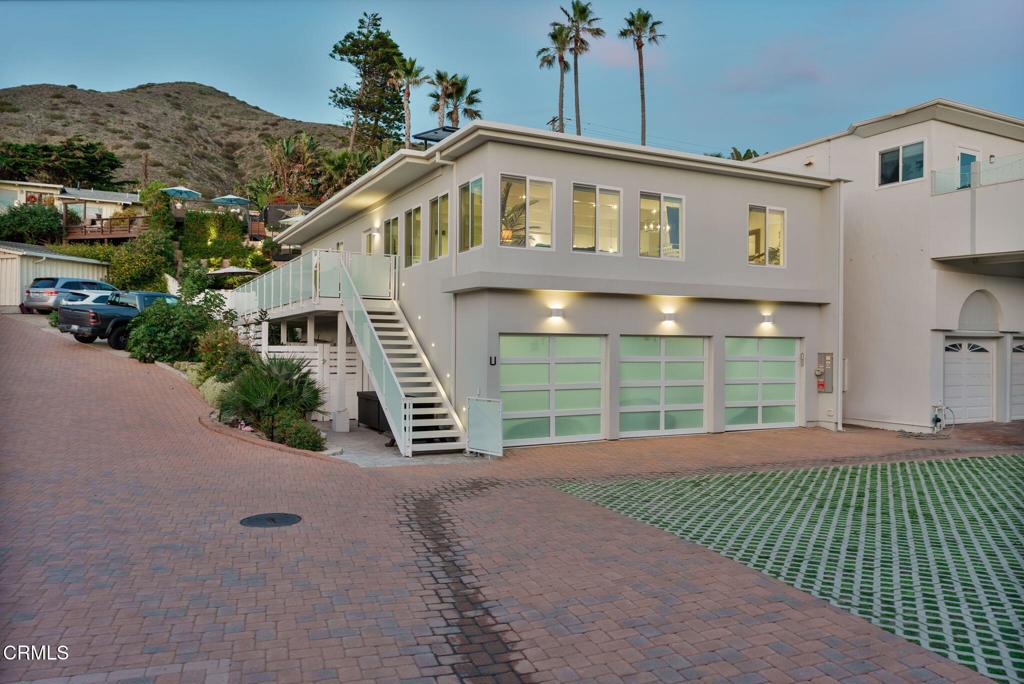 Malibu, California, 90265, United States, 4 Bedrooms Bedrooms, ,4 BathroomsBathrooms,Residential,Active,2006937