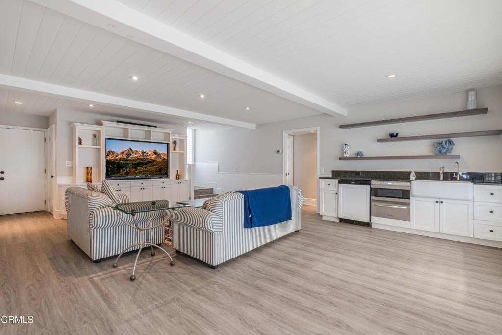 Oxnard, California, 93035, United States, 4 Bedrooms Bedrooms, ,5 BathroomsBathrooms,Residential,Active,1946436