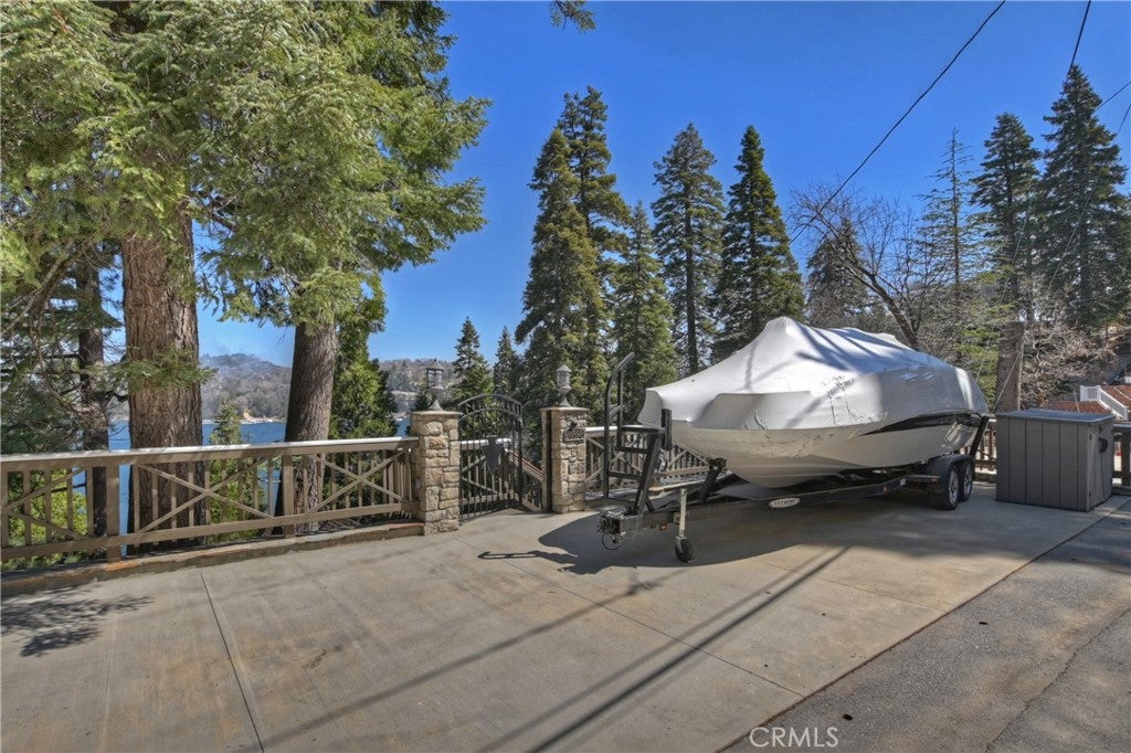 Lake Arrowhead, California, 92352, United States, 4 Bedrooms Bedrooms, ,3 BathroomsBathrooms,Residential,Active,1786792