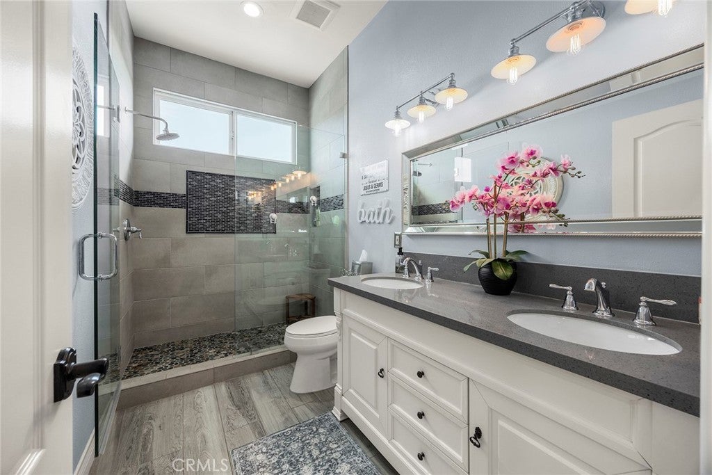 Yorba Linda, California, 92886, United States, 5 Bedrooms Bedrooms, ,3 BathroomsBathrooms,Residential,Active,2007661