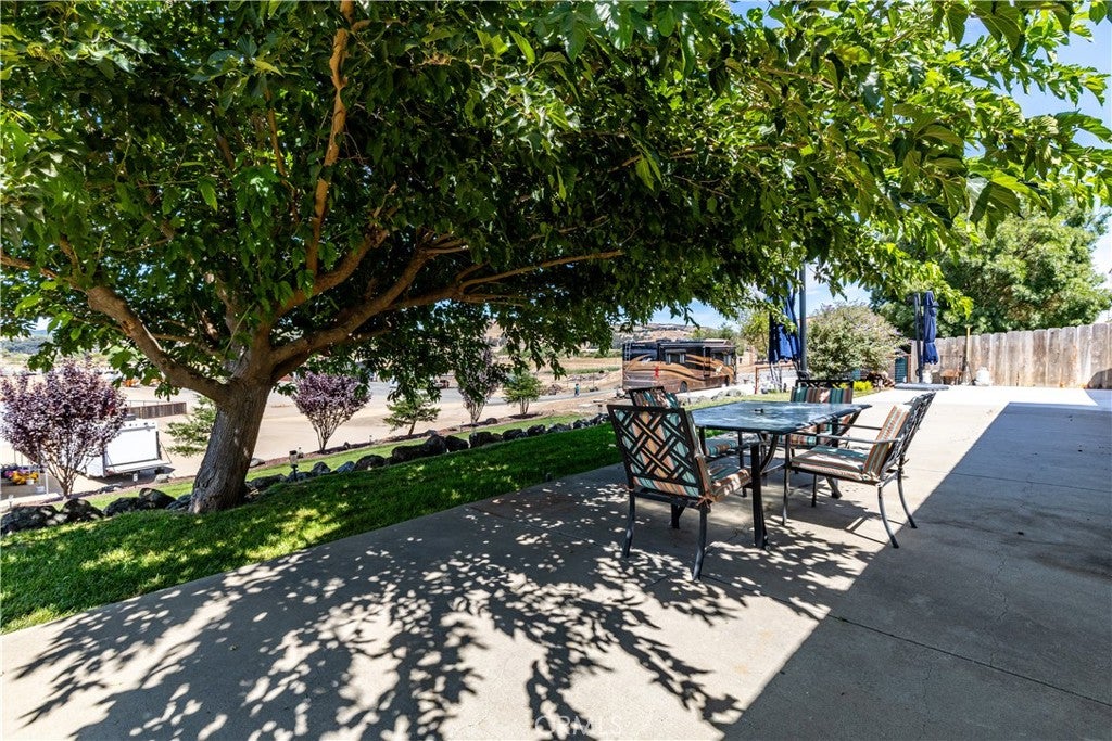 Paso Robles, California, 93446, United States, 7 Bedrooms Bedrooms, ,4 BathroomsBathrooms,Residential,Active,1904141