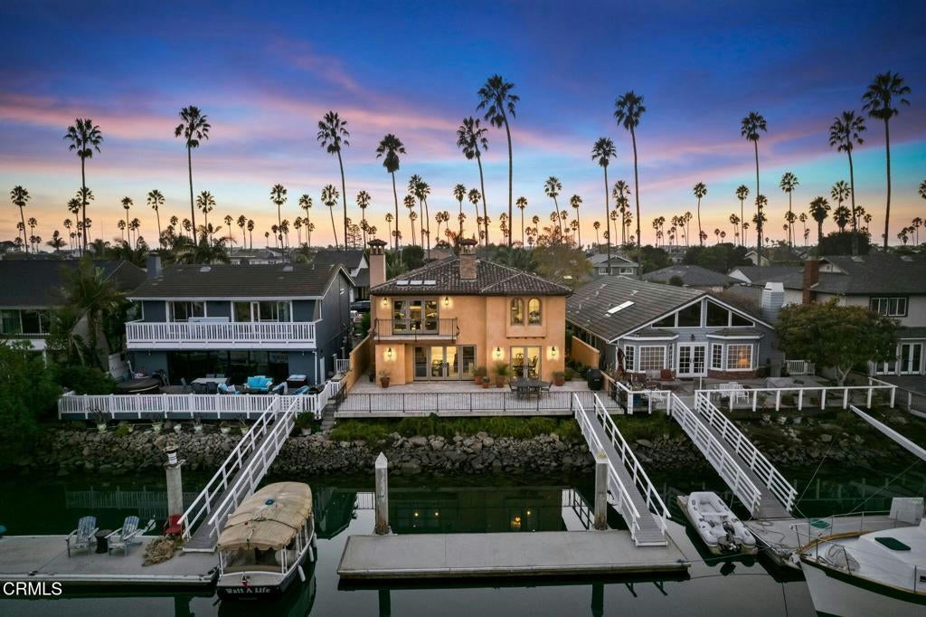 Ventura, California, 93001, United States, 3 Bedrooms Bedrooms, ,4 BathroomsBathrooms,Residential,Active,1756327