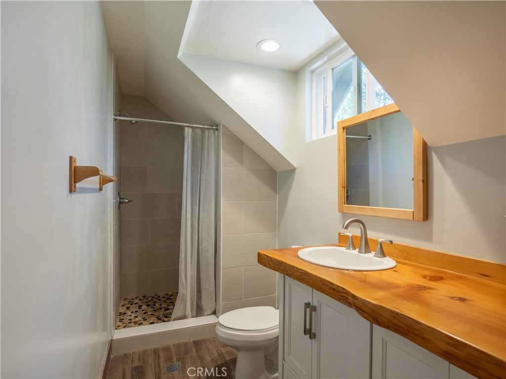 Big Bear Lake, California, 92315, United States, 4 Bedrooms Bedrooms, ,3 BathroomsBathrooms,Residential,Contingent,1945531