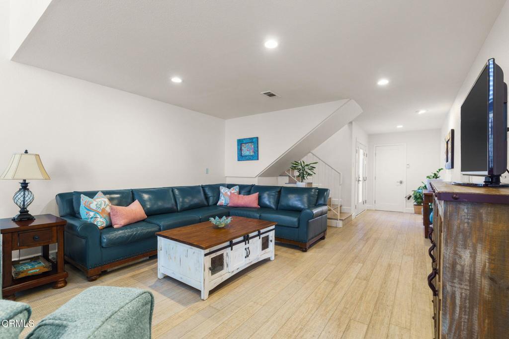 Oxnard, California, 93035, United States, 3 Bedrooms Bedrooms, ,4 BathroomsBathrooms,Residential,Active,1972169