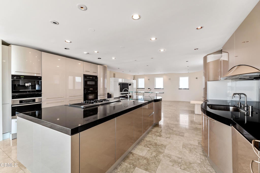 Oxnard, California, 93035, United States, 4 Bedrooms Bedrooms, ,5 BathroomsBathrooms,Residential,Active,1953419