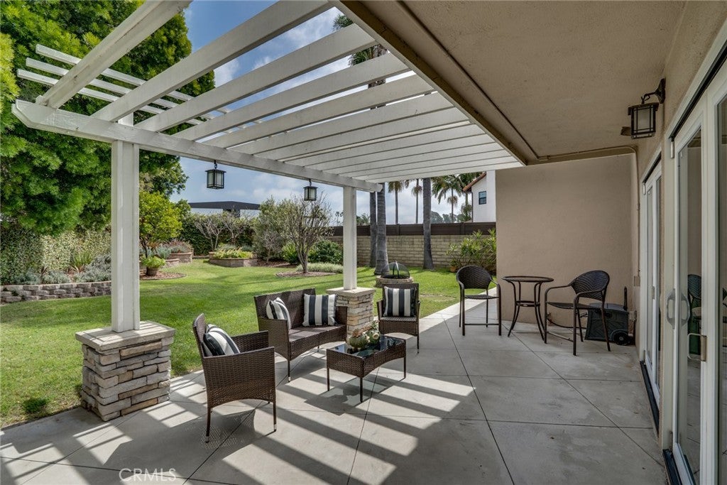 Huntington Beach, California, 92647, United States, 4 Bedrooms Bedrooms, ,3 BathroomsBathrooms,Residential,Active,2030516