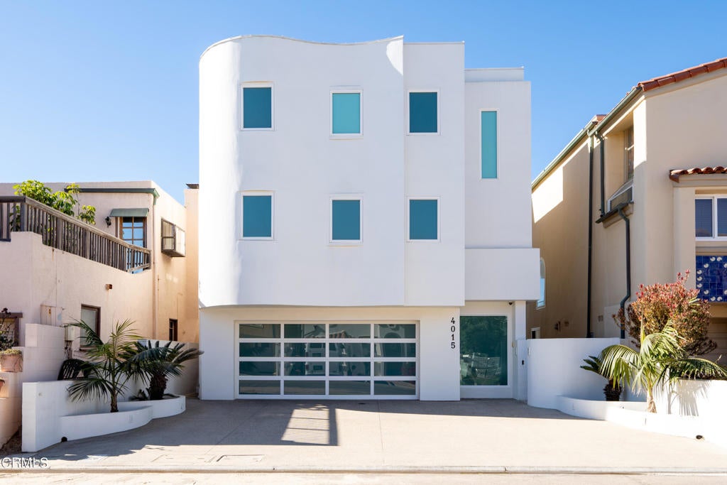 Oxnard, California, 93035, United States, 4 Bedrooms Bedrooms, ,5 BathroomsBathrooms,Residential,Active,1953419