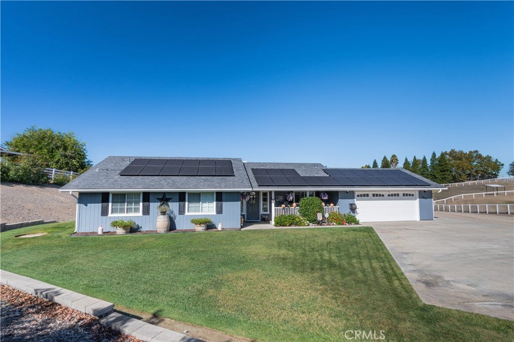 Paso Robles, California, 93446, United States, 3 Bedrooms Bedrooms, ,2 BathroomsBathrooms,Residential,Active,1985552