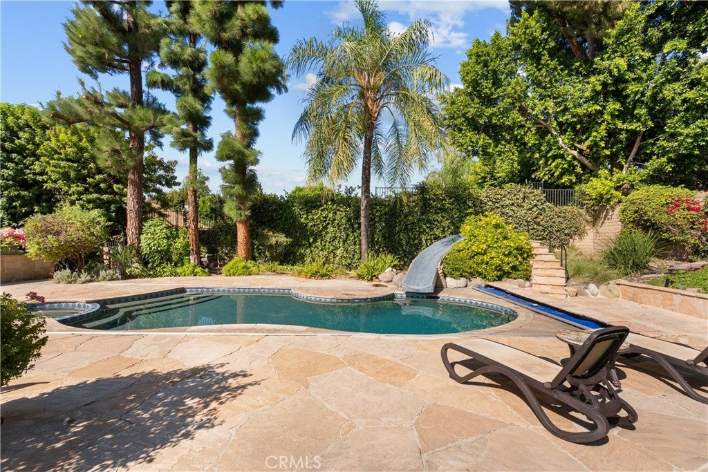 Northridge, California, 91324, United States, 5 Bedrooms Bedrooms, ,4 BathroomsBathrooms,Residential,Active,1952628