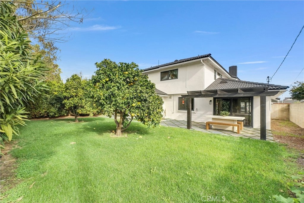 Huntington Beach, California, 92646, United States, 4 Bedrooms Bedrooms, ,3 BathroomsBathrooms,Residential,Active,1998762