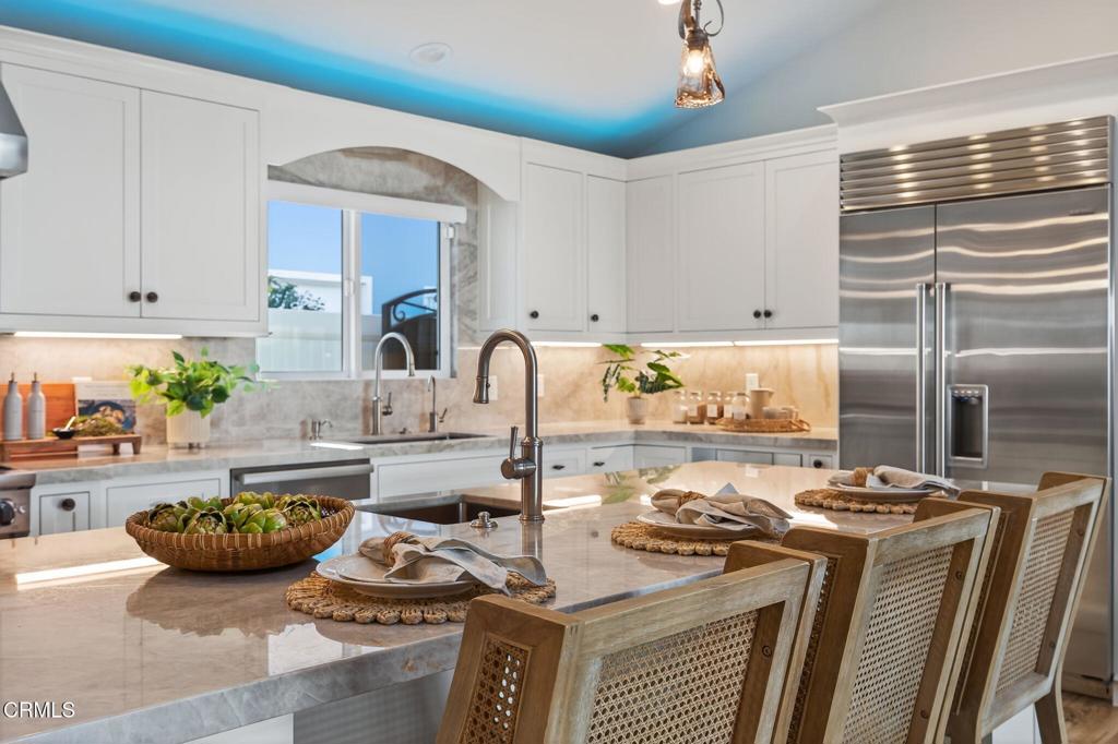 Oxnard, California, 93035, United States, 2 Bedrooms Bedrooms, ,2 BathroomsBathrooms,Residential,Active,1927655