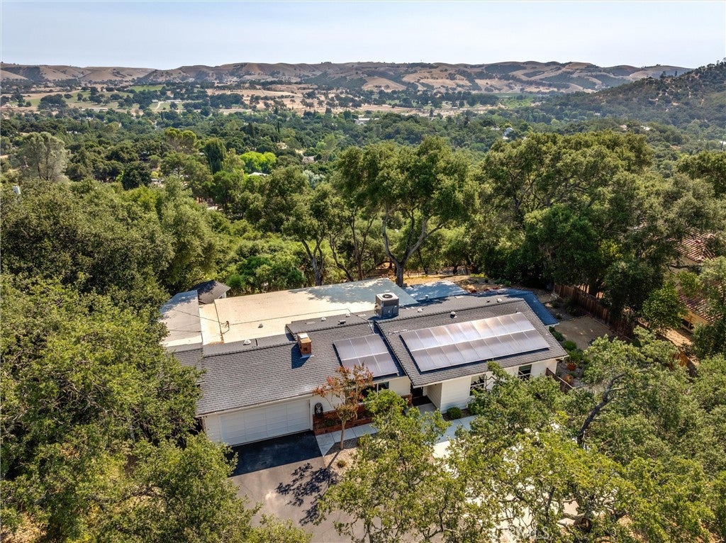 Atascadero, California, 93422, United States, 4 Bedrooms Bedrooms, ,2 BathroomsBathrooms,Residential,Active,1913985