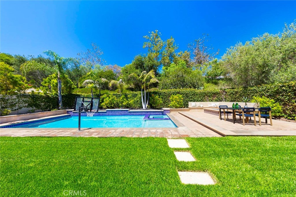 San Clemente, California, 92673, United States, 6 Bedrooms Bedrooms, ,5 BathroomsBathrooms,Residential,Active,1922275