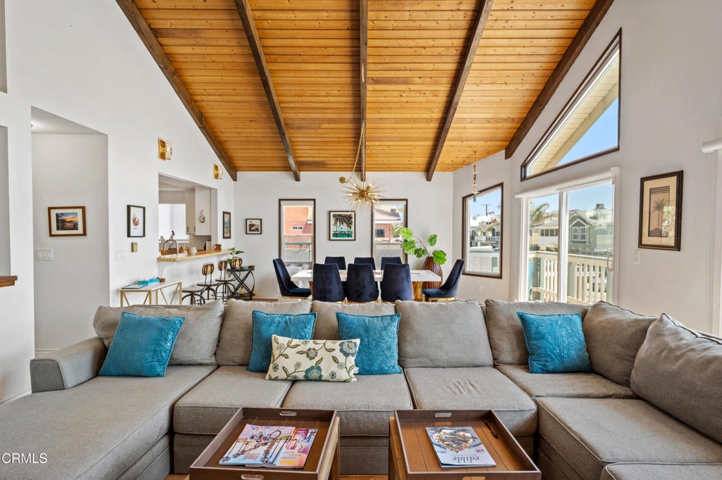 Oxnard, California, 93035, United States, 4 Bedrooms Bedrooms, ,2 BathroomsBathrooms,Residential,Active,2007278