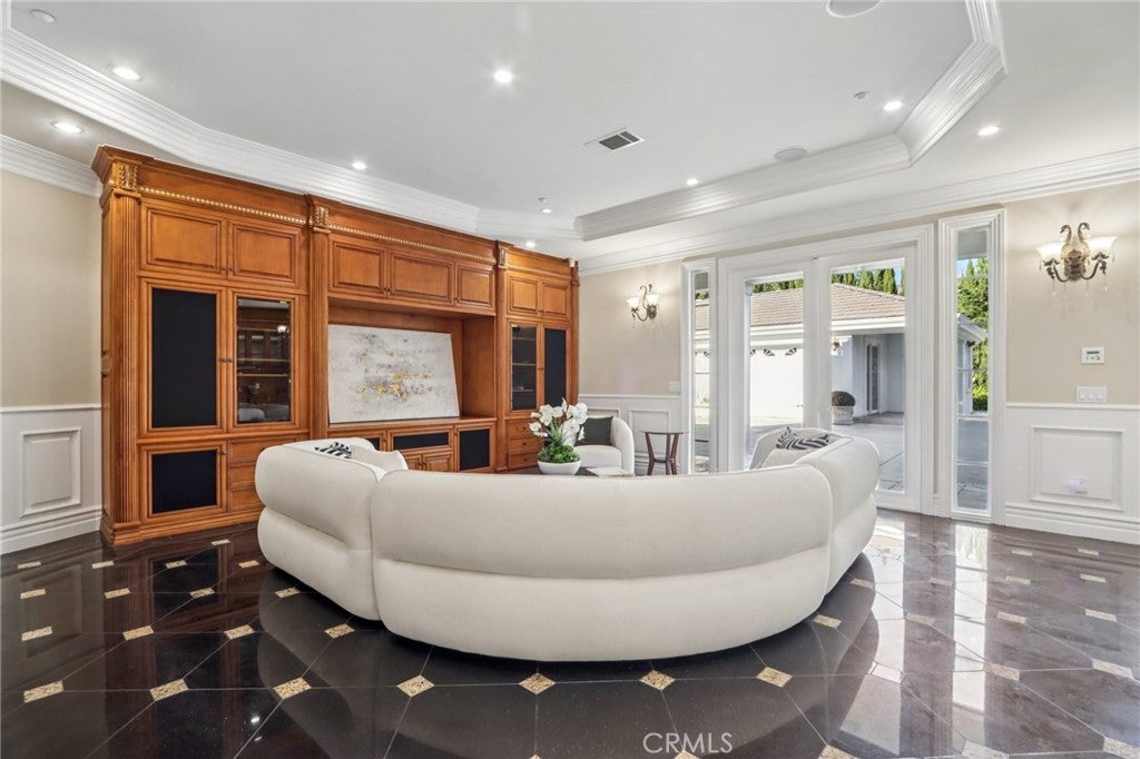 Arcadia, California, 91007, United States, 6 Bedrooms Bedrooms, ,7 BathroomsBathrooms,Residential,Active,2001357