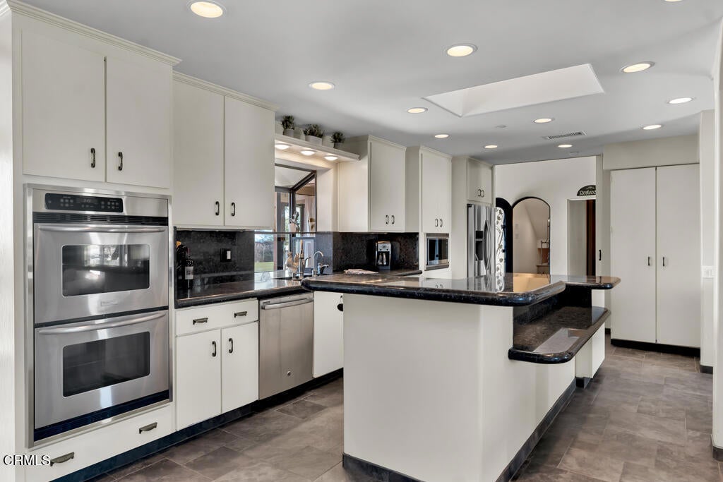 Camarillo, California, 93010, United States, 5 Bedrooms Bedrooms, ,5 BathroomsBathrooms,Residential,Active,1905055