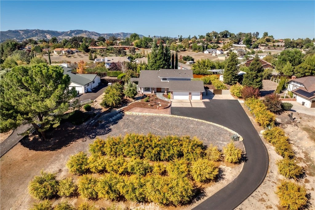 Paso Robles, California, 93446, United States, 4 Bedrooms Bedrooms, ,3 BathroomsBathrooms,Residential,Active,1973344